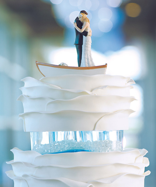 Row Away Couple Cake Topper