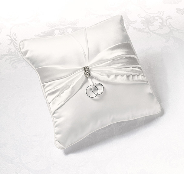Cream Sash Ring Pillow